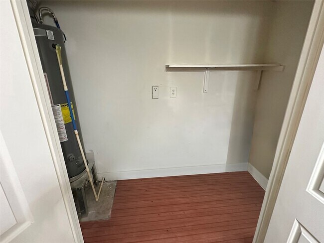 Building Photo - 4818 Caplin St