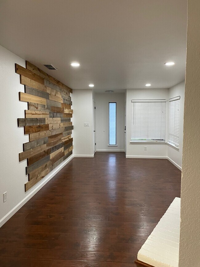Building Photo - 8765 Brigham Way