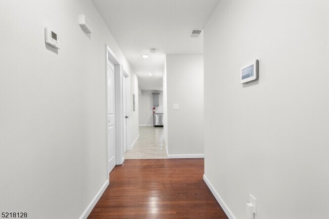 Building Photo - 173 Oakwood Pl