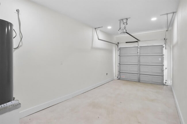 Building Photo - 602 Sheely St