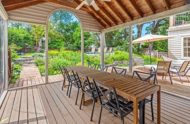 Building Photo - 2730 Glenhurst Ave