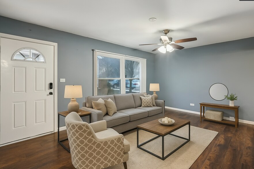 Building Photo - 1945 Hancock Dr