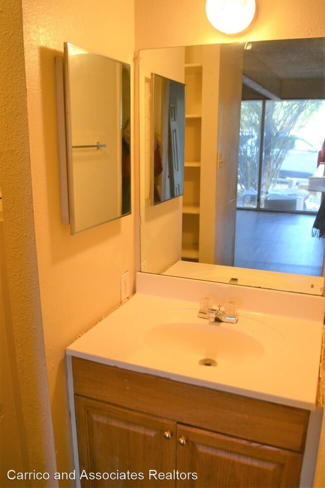 Building Photo - 1 br, 1 bath House - 2013 Willowwood