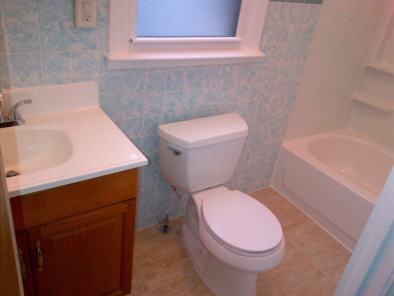 Building Photo - 1205 Ave. Y