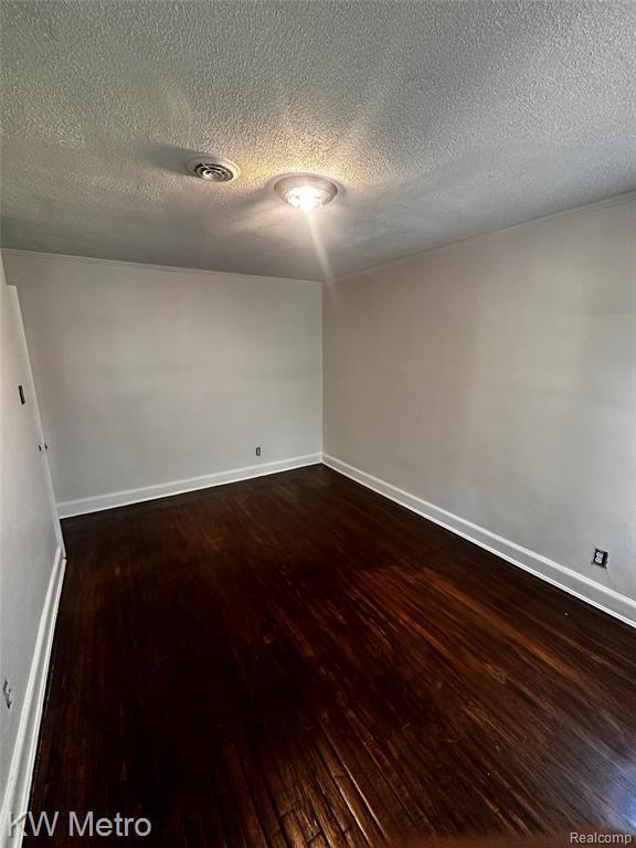 Building Photo - 17139 Roselawn St