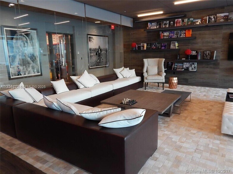 Building Photo - 1080 Brickell Ave