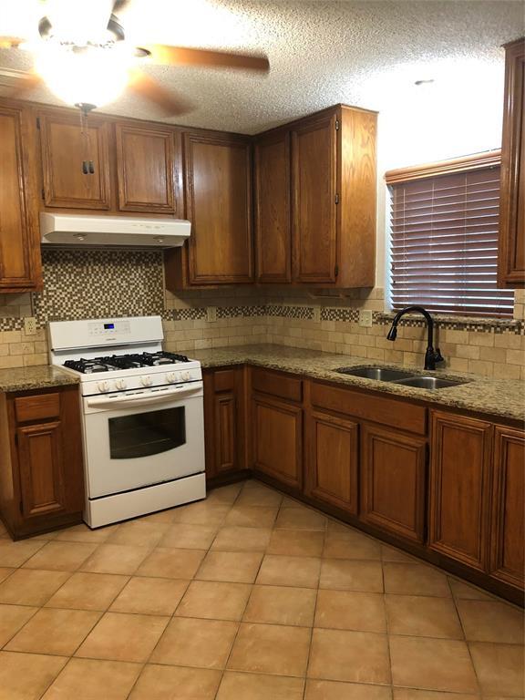 Building Photo - 715 N Rock Dr