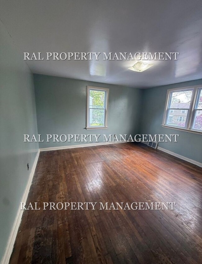 Building Photo - 3bd Single Section 8 *1/2 OFF SECURITY DEPOSIT SPECIAL*