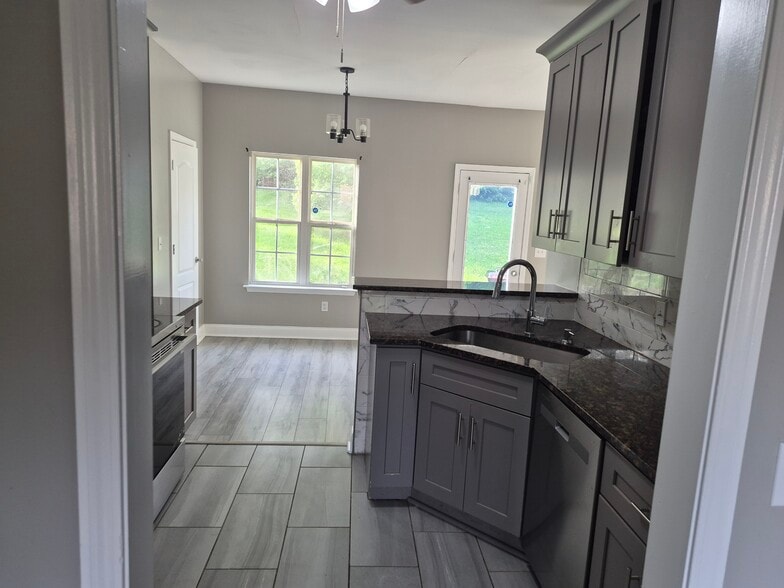 Building Photo - 3914 Spearmint Ln NW