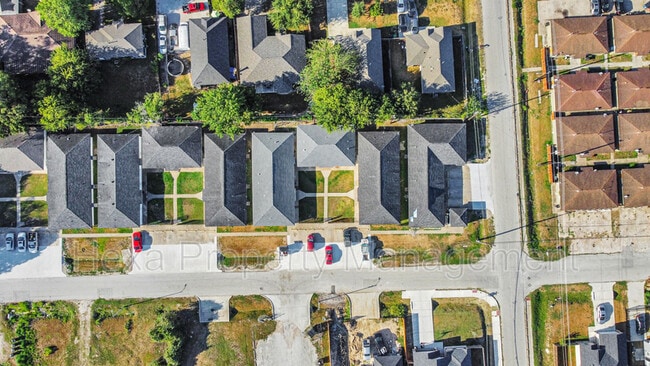 Building Photo - 4205 Phlox St