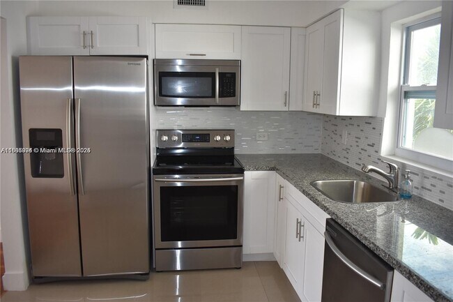 Building Photo - 9760 Bay Harbor Terrace