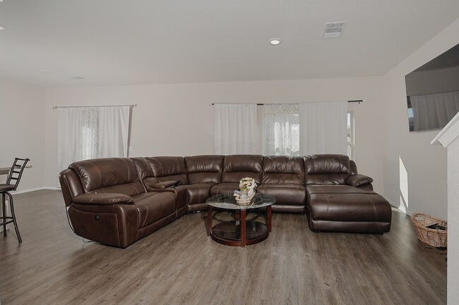 Building Photo - 1822 Brushy Cedar Ct