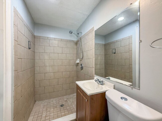 Building Photo - Renovated 4BR/2BA Pool Home in Jacksonville, FL | Fenced Yard | Pets Welcome