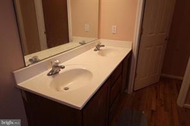 Building Photo - 10222 Stagecoach Dr