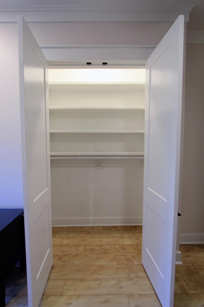 Building Photo - 3116 Pinot Way