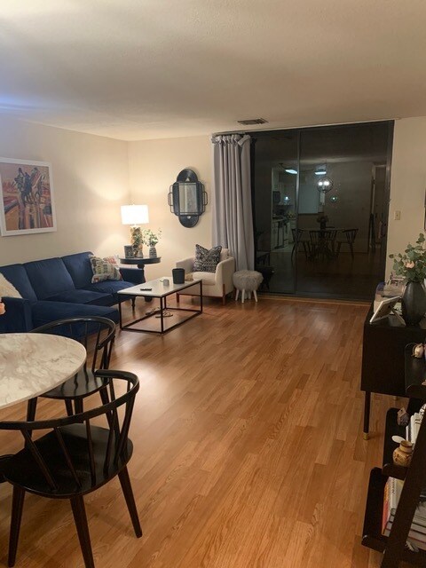 Building Photo - 200 P St