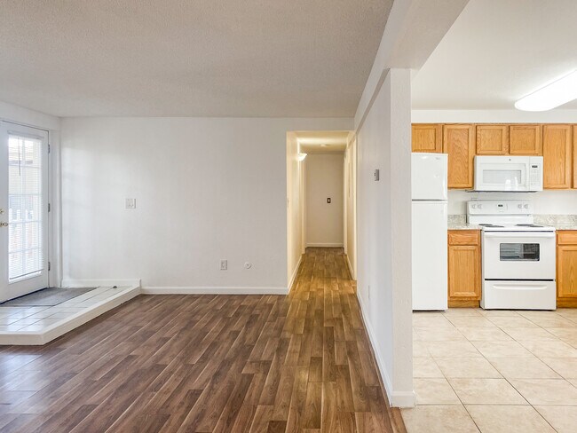 Building Photo - 8367 S Reed St