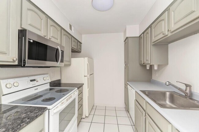 Building Photo - 6103 Knoll Valley Dr