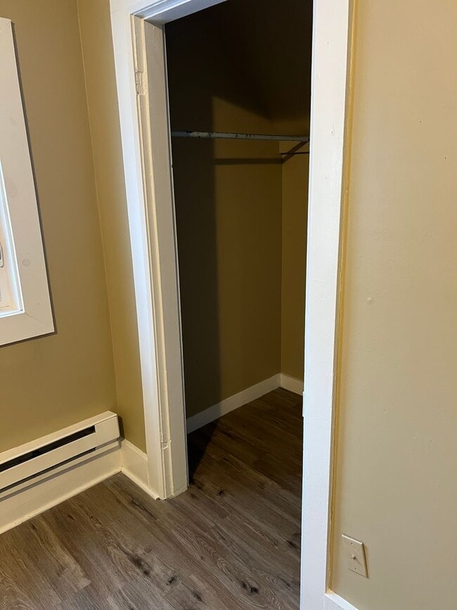 Building Photo - 21 Spruce St