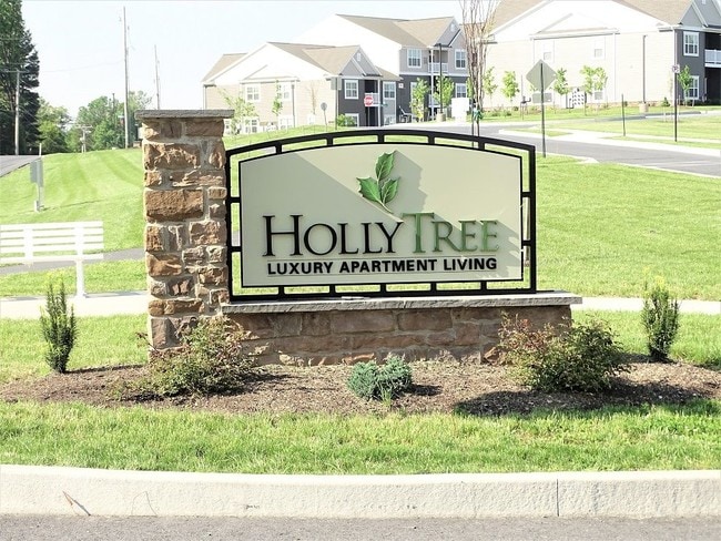 Building Photo - 200 Holly Tree Rd