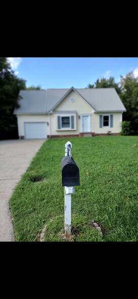 Building Photo - 219 Jim Thorpe Dr