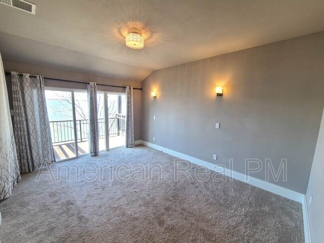Building Photo - 3818 Mediterranean St