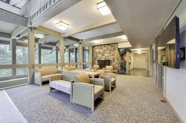 Building Photo - 361 Half Moon Ln