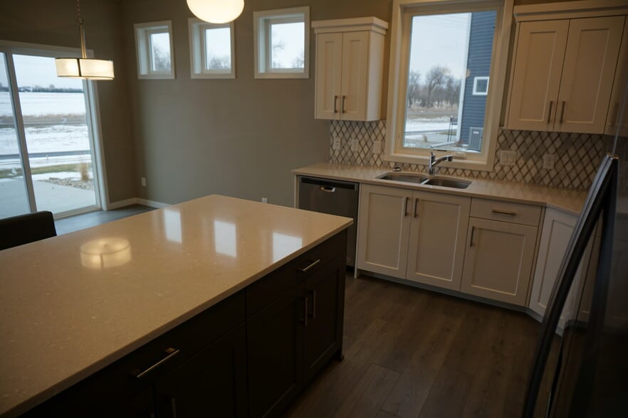Large kitchen island - 3805 Stacy Dr
