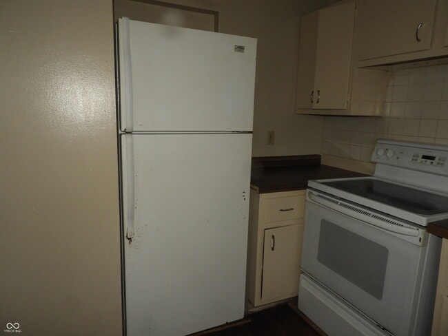 Building Photo - 6006 Dickson Rd