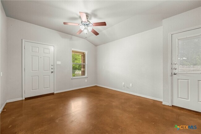 Building Photo - 1521 Aztec Trce