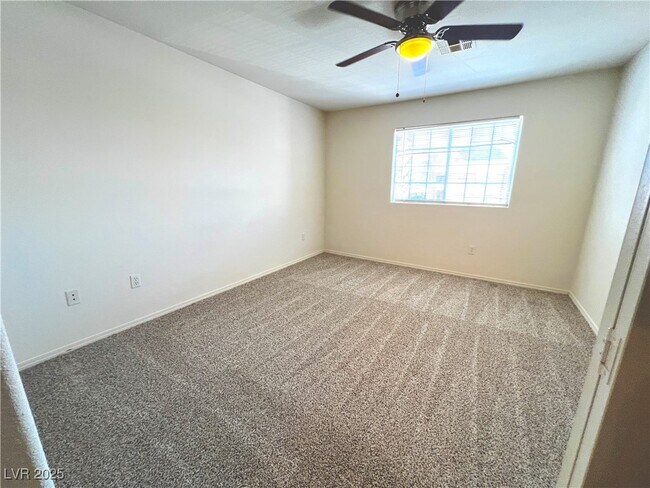 Building Photo - 4730 E Craig Rd