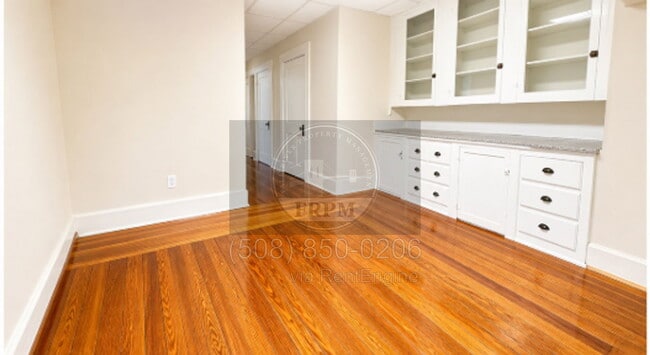 Building Photo - 244 Osborn St
