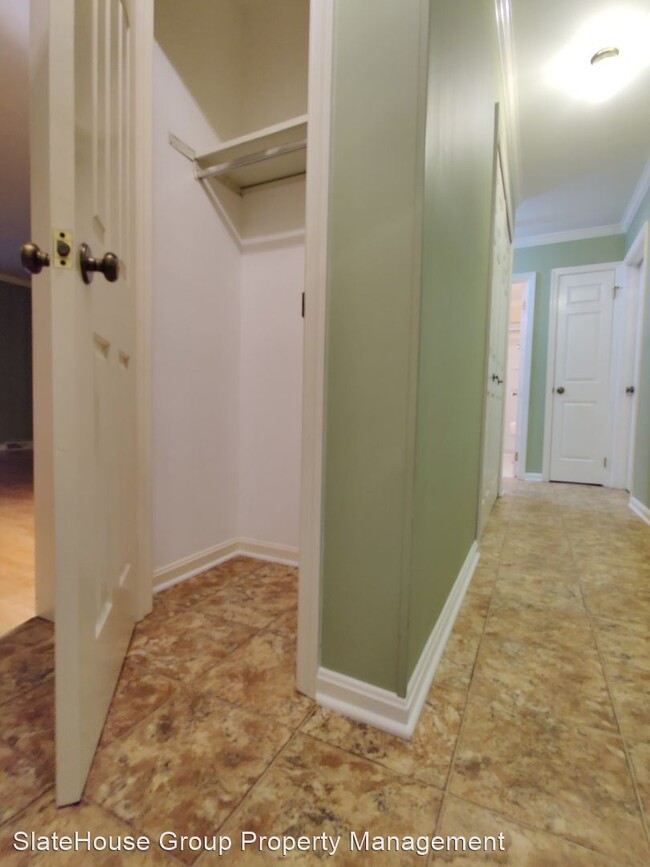 Building Photo - 2 br, 1 bath House - 12 Ashlea Village