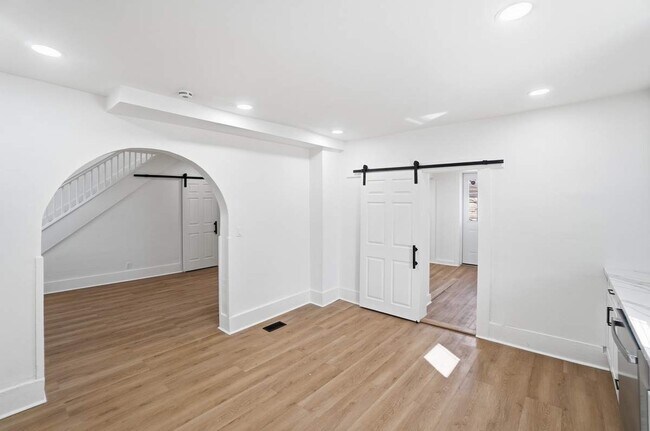 Building Photo - 630 Ewing Ave