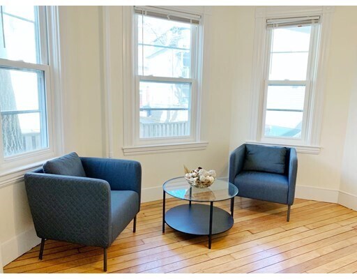 Building Photo - 372 Harvard St