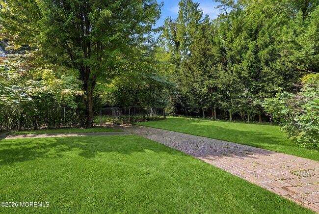 Building Photo - 470 Monmouth Pl