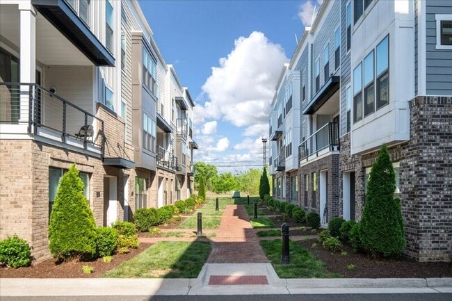 Building Photo - 18 Shiplock Row