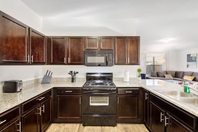 Building Photo - 3609 Batson Dr