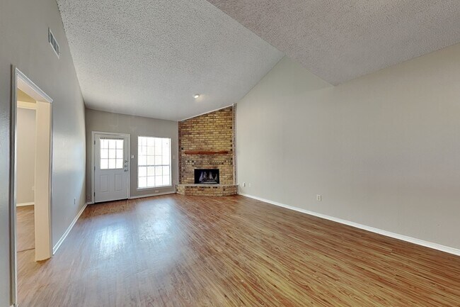 Building Photo - 6206 Alissa Dr
