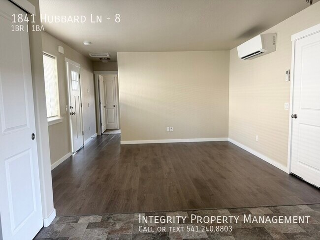 Building Photo - 1841 Hubbard Ln