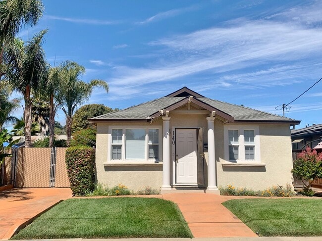 Primary Photo - Charming 3 Bedroom Home in Hollister