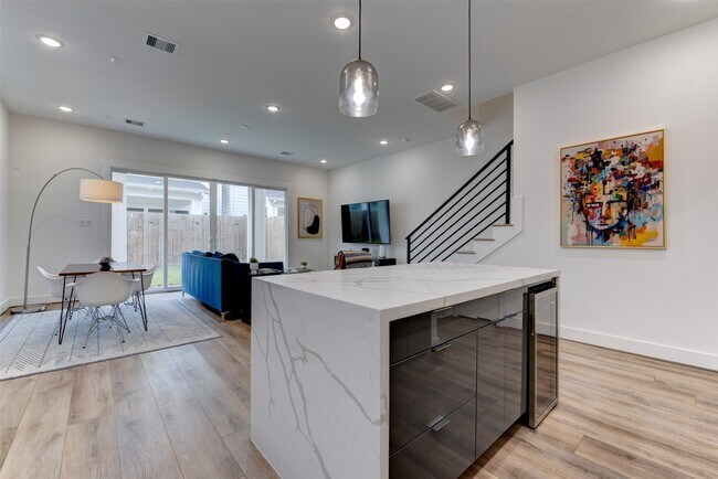 Building Photo - 3517 McIlhenny St