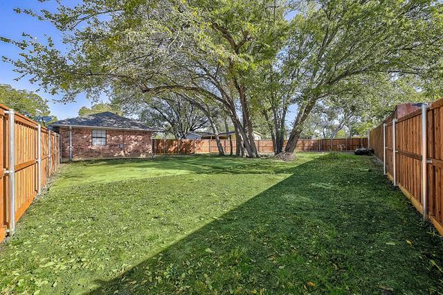 Building Photo - 720 Lakeshore Dr