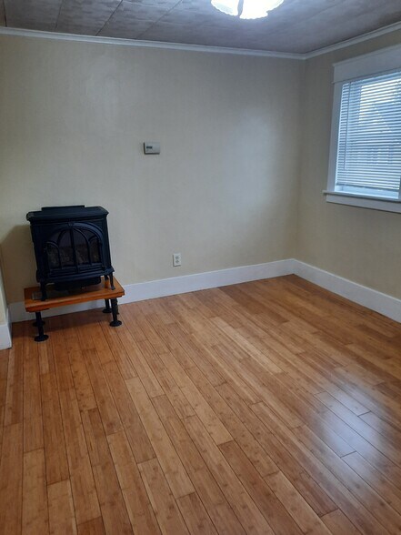 den - 31B Kinsley St