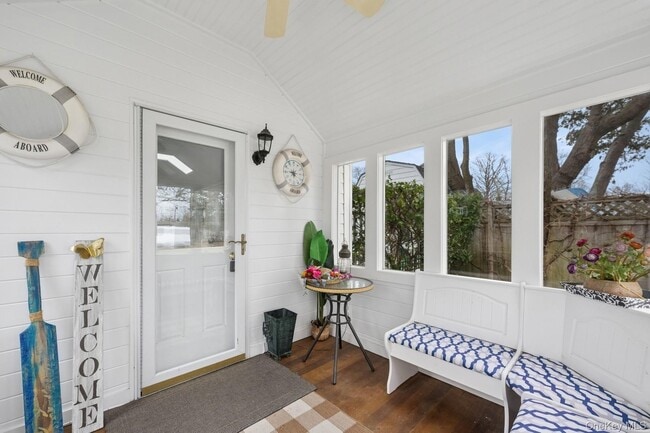 Building Photo - 424 4th St