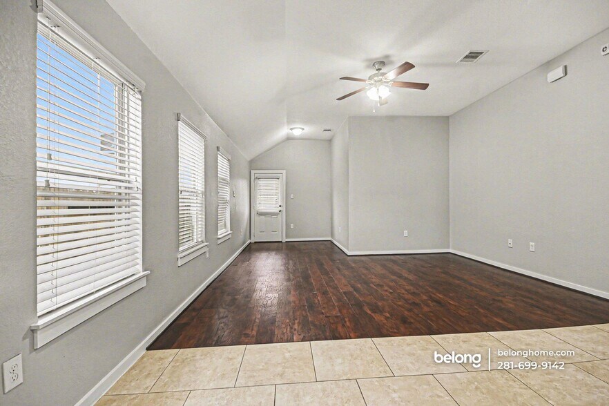 Building Photo - 6911 Rosemont Ct