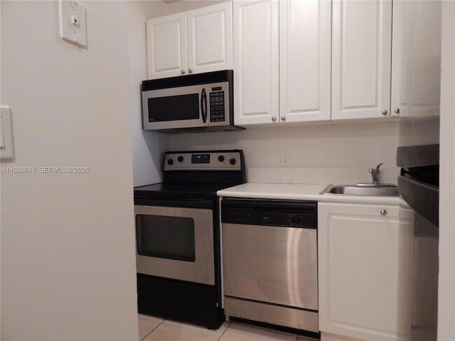 Building Photo - 1455 N Treasure Dr