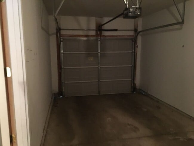 Building Photo - 2 Bed / 2 Bath Condo with Garage – Clements Mill Village (Forest Hills District)