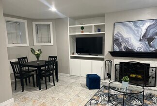 Building Photo - 2209 Washington Cir NW