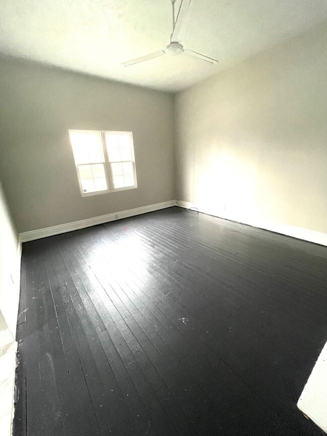 Building Photo - 1808 10th Ave N